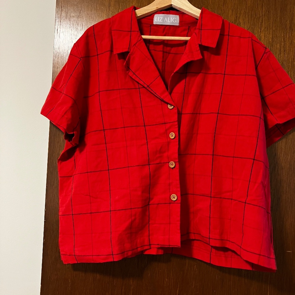 Liz Alig Notched Collar Button Down L Red